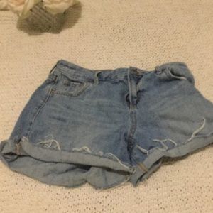 Trendy high waisted shorts